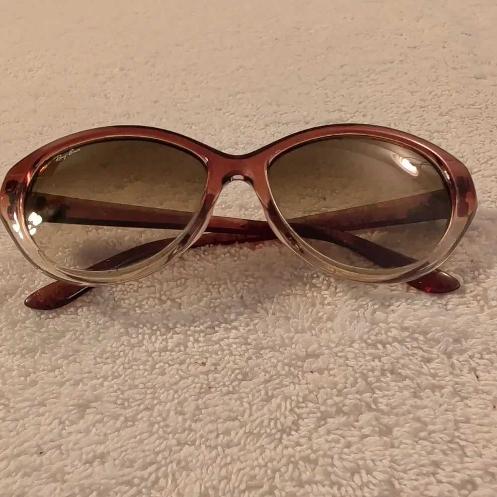 Ray-Ban RB 4163 840/51 Cat-Eye Sunglasses